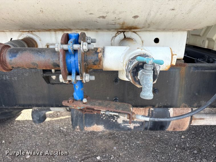 image for item EU0380 2006 International MA015 water truck