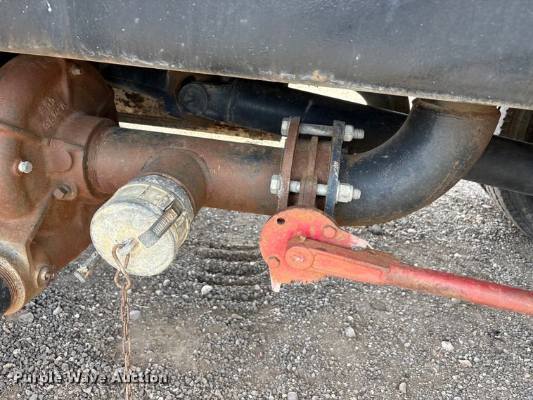 image for item EU0380 2006 International MA015 water truck