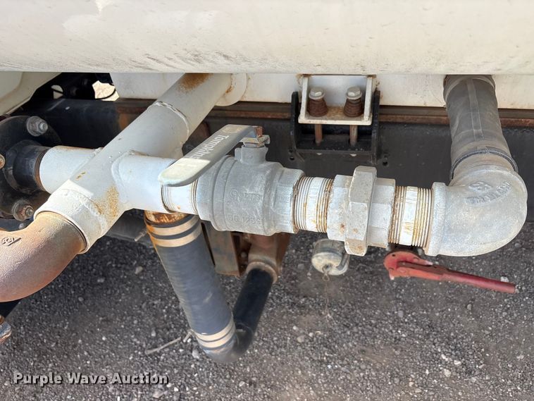 image for item EU0380 2006 International MA015 water truck