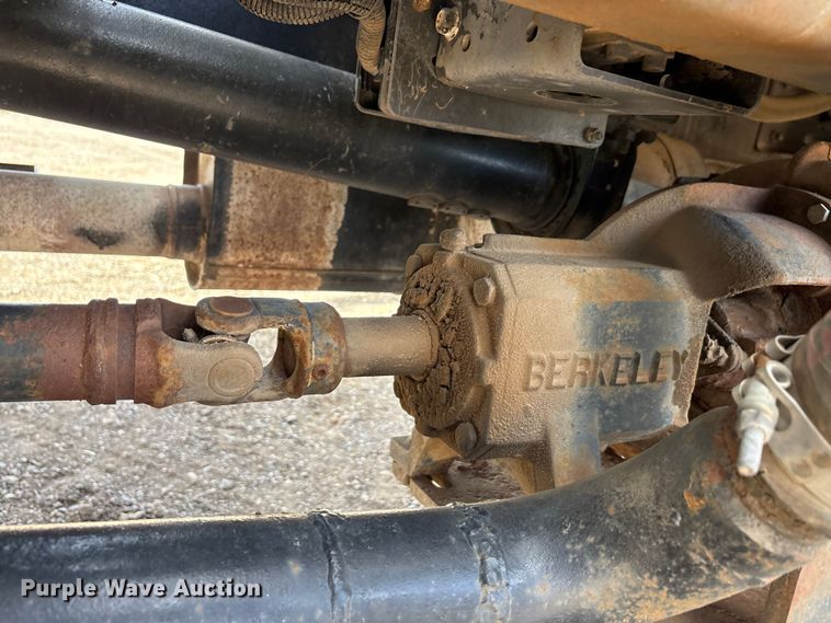 image for item EU0380 2006 International MA015 water truck