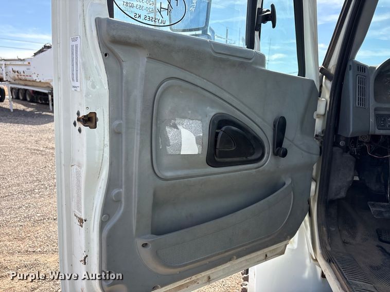 image for item EU0380 2006 International MA015 water truck