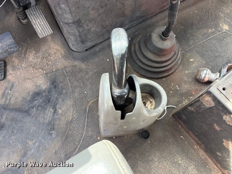 image for item EU0380 2006 International MA015 water truck