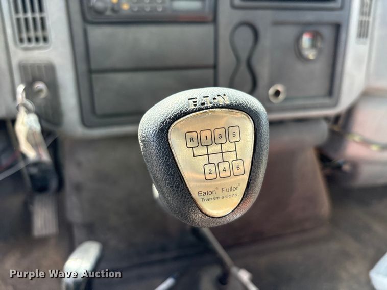 image for item EU0380 2006 International MA015 water truck