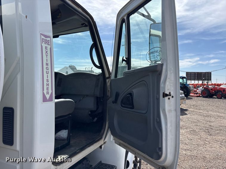 image for item EU0380 2006 International MA015 water truck