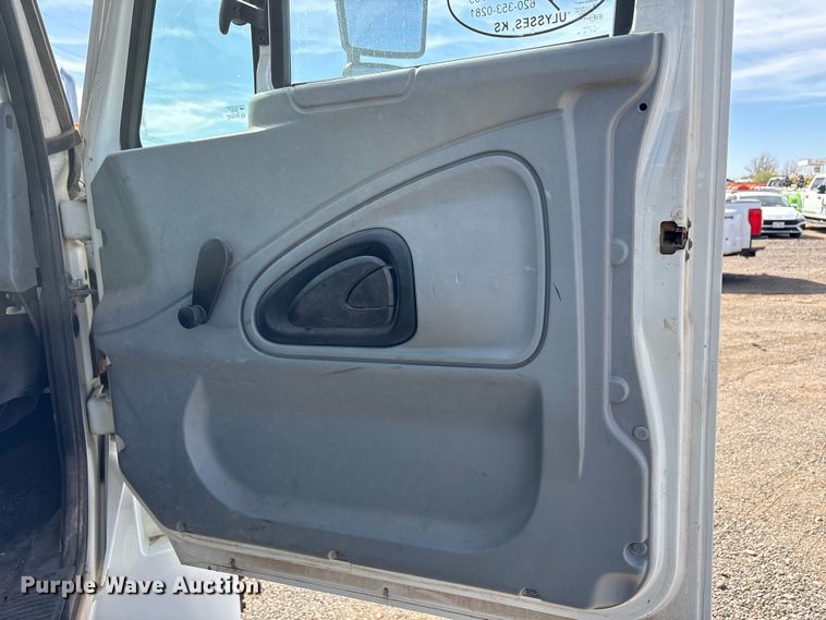 image for item EU0380 2006 International MA015 water truck