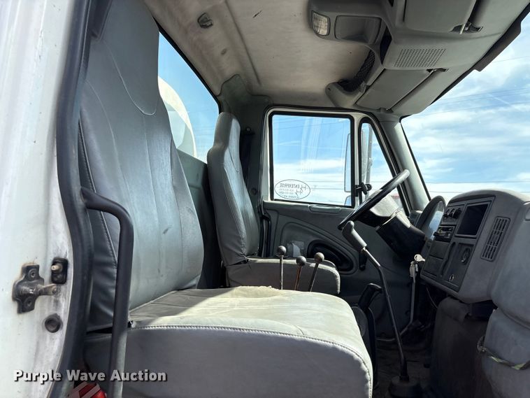 image for item EU0380 2006 International MA015 water truck