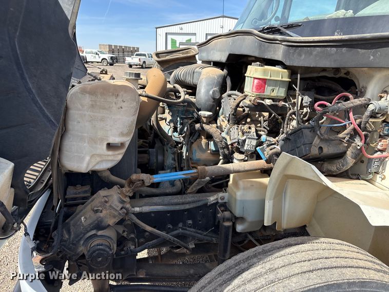 image for item EU0380 2006 International MA015 water truck