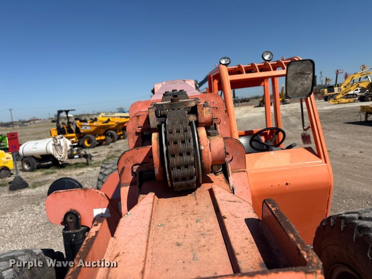 image for item EU0398 2011 JLG 10054 telehandler
