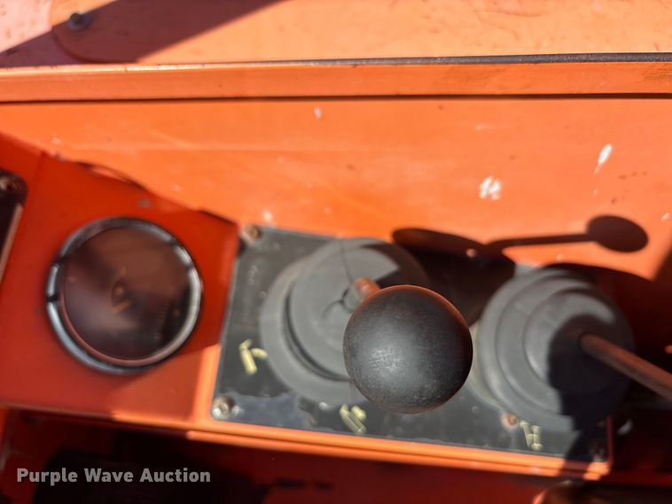 image for item EU0398 2011 JLG 10054 telehandler