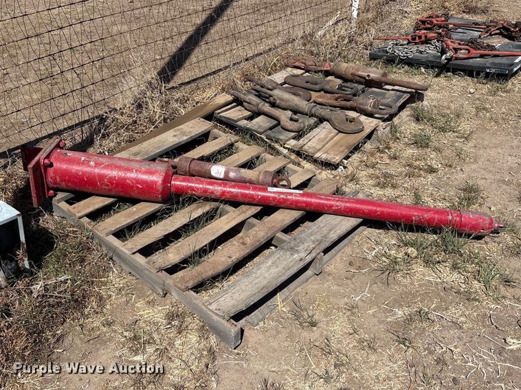 image for item EU0412 Boom lift hoist