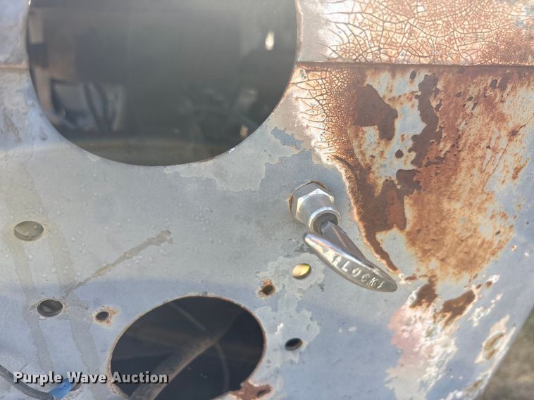 image for item EU0423 Ford air compressor