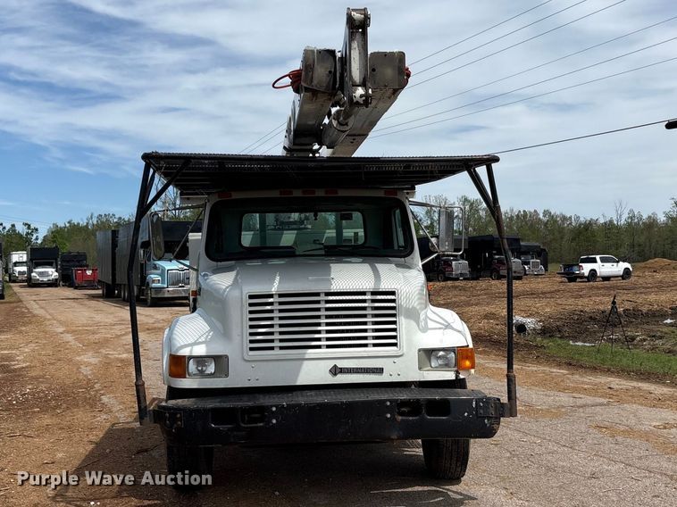 image for item EU0475 2001 International 4700 bucket truck