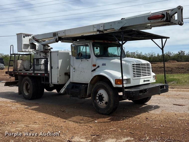 image for item EU0475 2001 International 4700 bucket truck