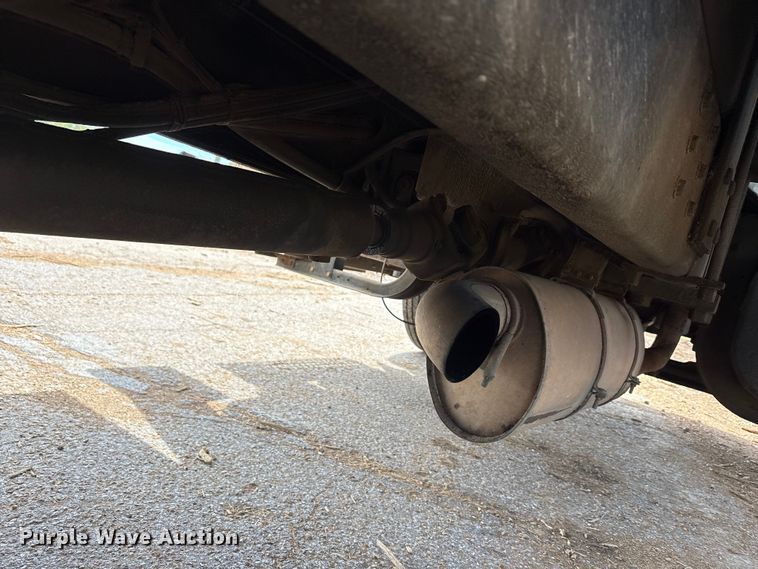 image for item EU0475 2001 International 4700 bucket truck