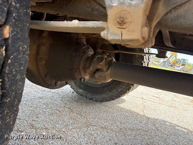 image for item EU0475 2001 International 4700 bucket truck