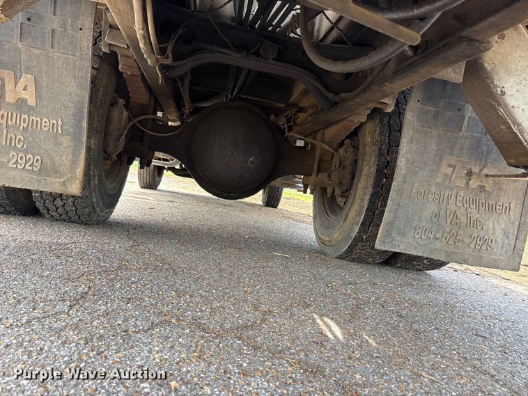 image for item EU0475 2001 International 4700 bucket truck