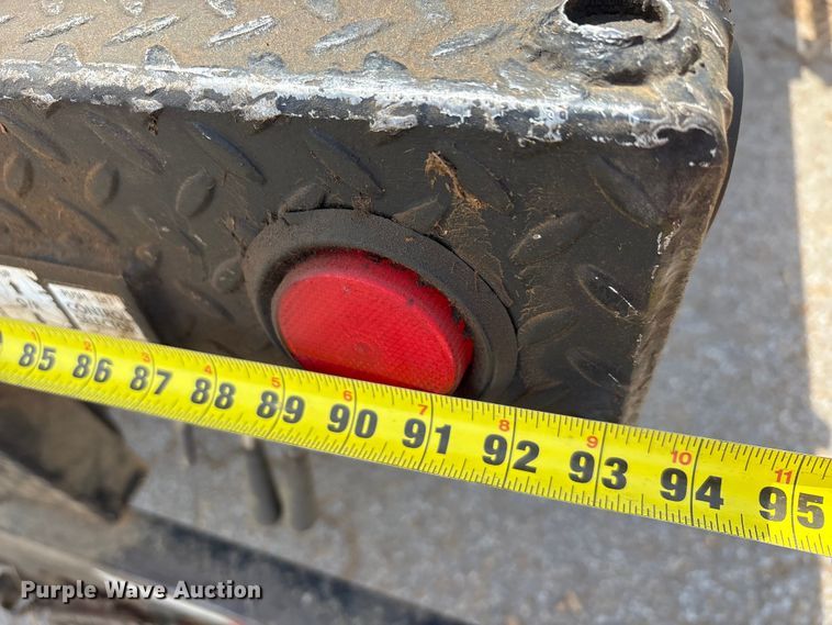 image for item EU0475 2001 International 4700 bucket truck