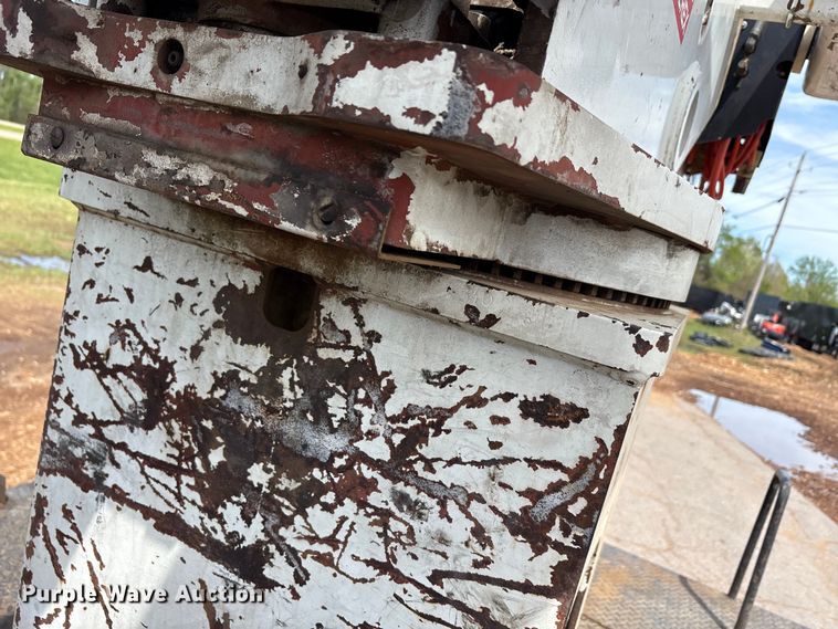 image for item EU0475 2001 International 4700 bucket truck