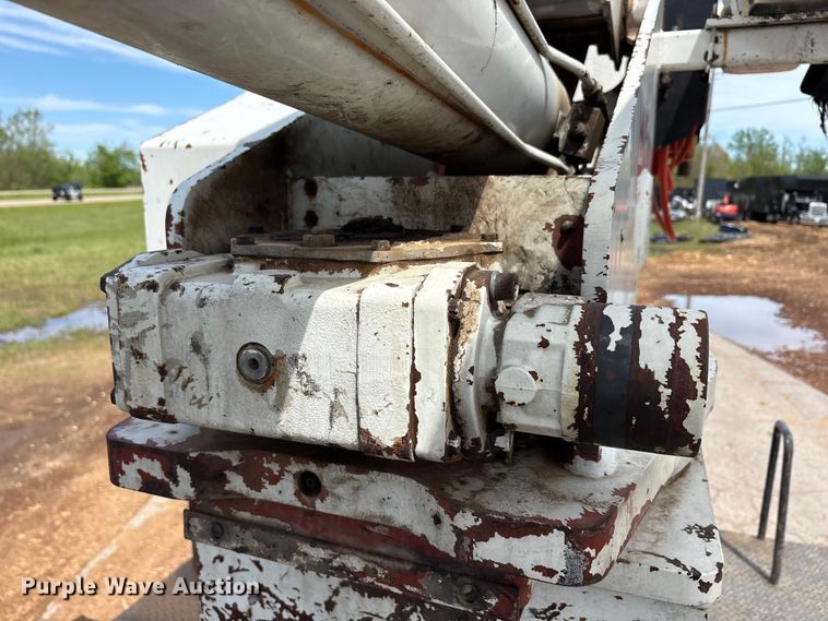 image for item EU0475 2001 International 4700 bucket truck