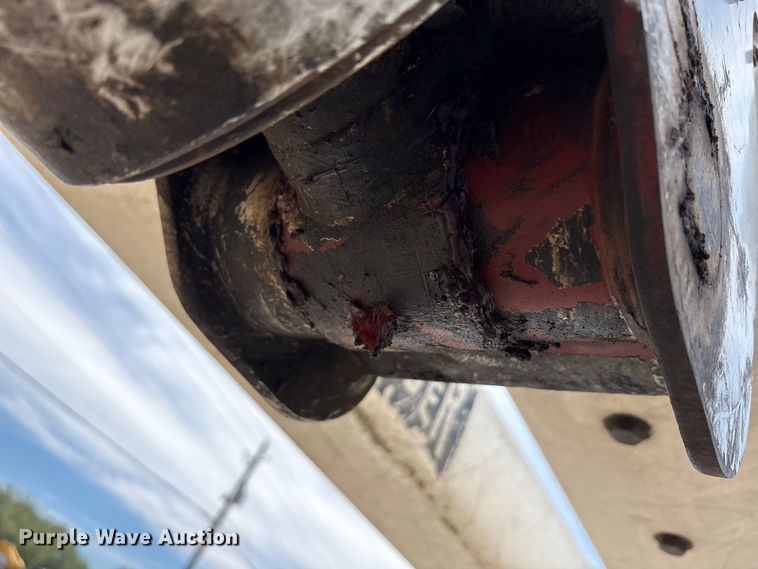 image for item EU0475 2001 International 4700 bucket truck