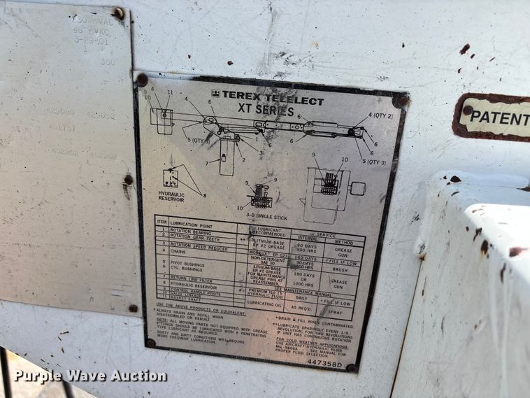 image for item EU0475 2001 International 4700 bucket truck