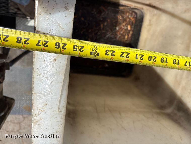 image for item EU0475 2001 International 4700 bucket truck