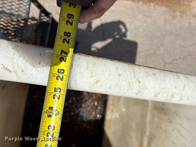 image for item EU0475 2001 International 4700 bucket truck