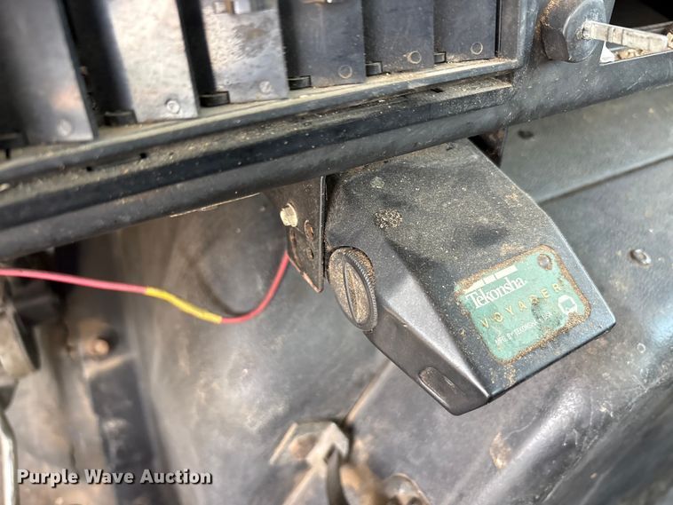 image for item EU0475 2001 International 4700 bucket truck