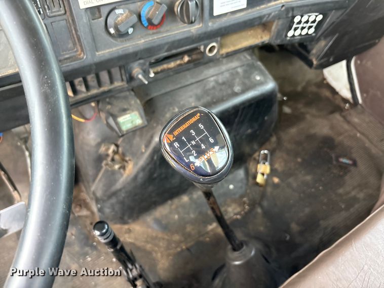 image for item EU0475 2001 International 4700 bucket truck