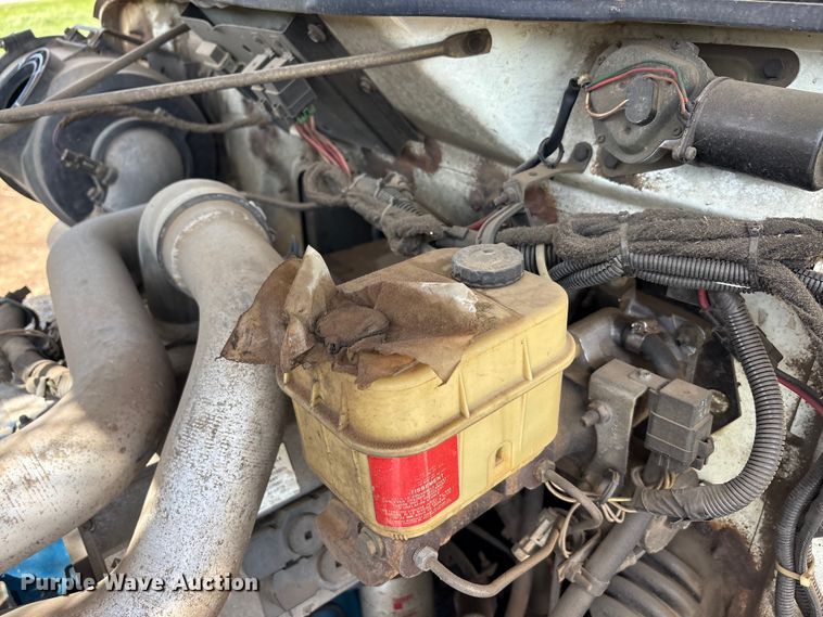 image for item EU0475 2001 International 4700 bucket truck