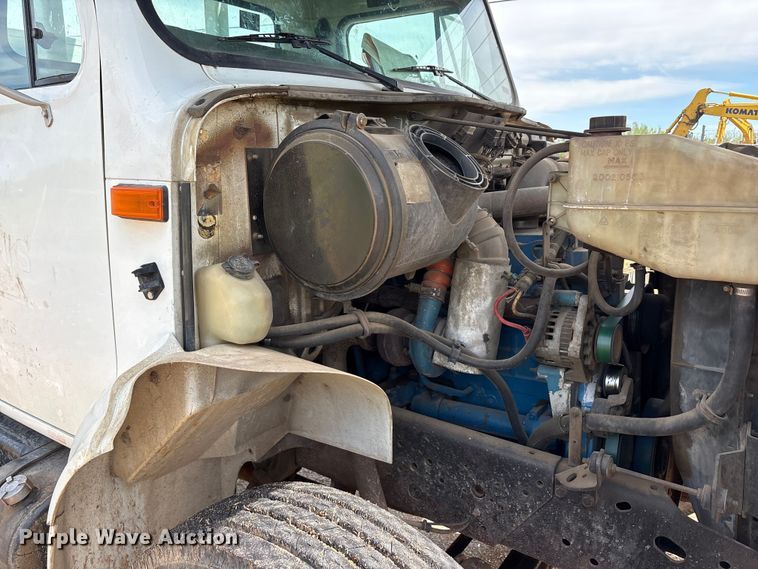 image for item EU0475 2001 International 4700 bucket truck