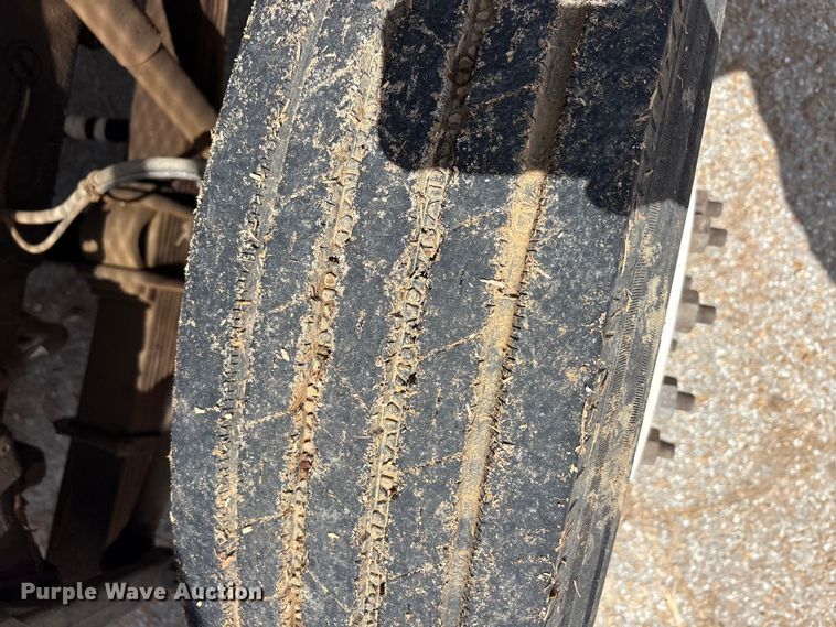 image for item EU0475 2001 International 4700 bucket truck