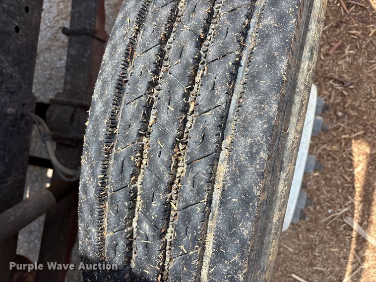 image for item EU0475 2001 International 4700 bucket truck