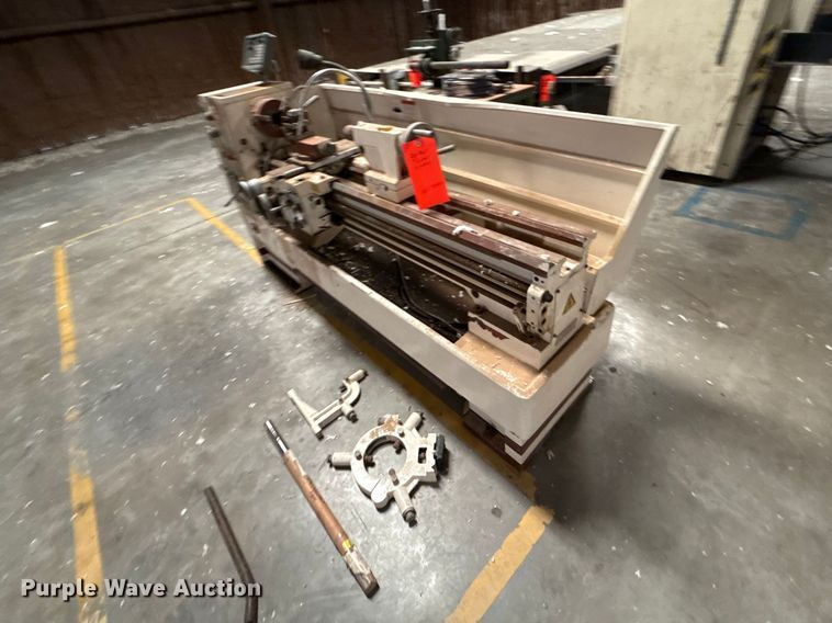 image for item EU4131 GMC GML-1660HD lathe