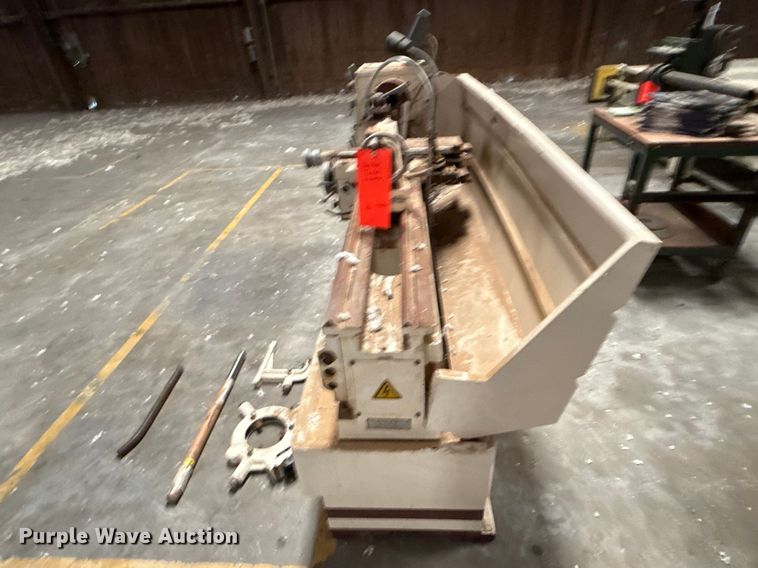 image for item EU4131 GMC GML-1660HD lathe