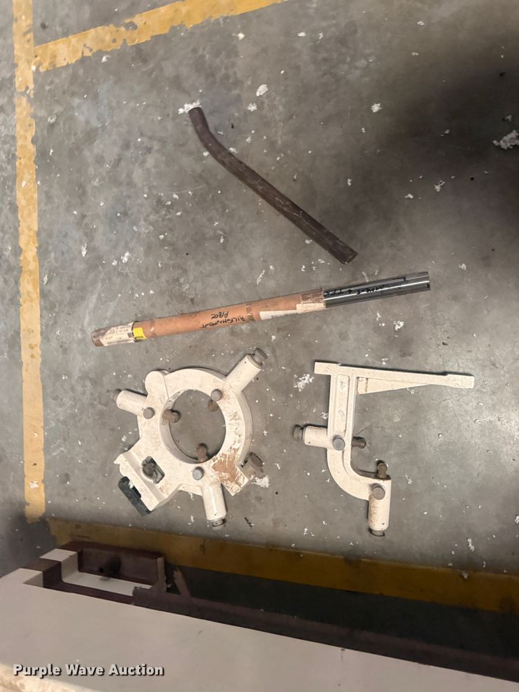 image for item EU4131 GMC GML-1660HD lathe