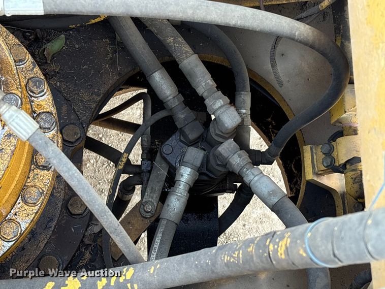 image for item EU7130 2011 Komatsu PC450 LC-8 excavator