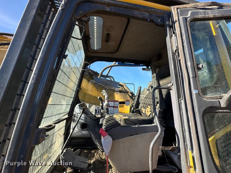 image for item EU7130 2011 Komatsu PC450 LC-8 excavator