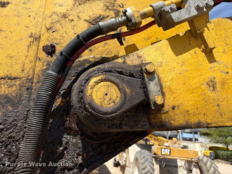image for item EU7448 2021 Komatsu PC360LC-11 excavator