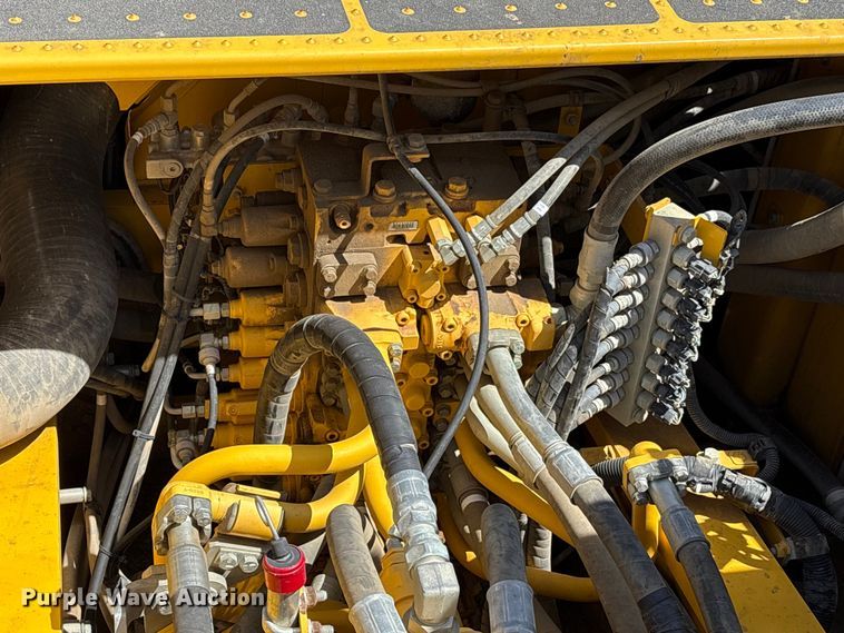 image for item EU7448 2021 Komatsu PC360LC-11 excavator