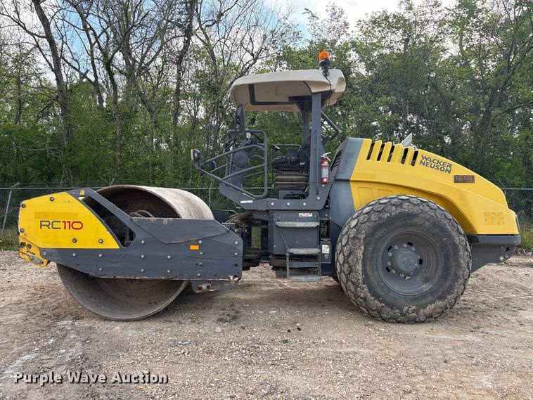 image for item EU7467 2019 Walker Neuson RC110 single drum vibratory roller