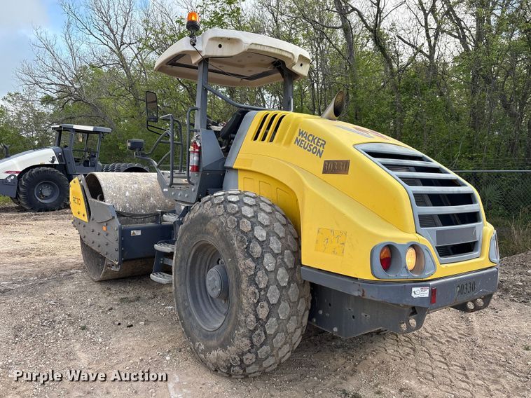 image for item EU7467 2019 Walker Neuson RC110 single drum vibratory roller