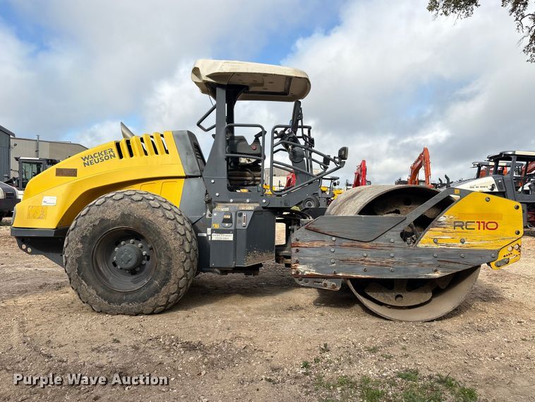 image for item EU7467 2019 Walker Neuson RC110 single drum vibratory roller