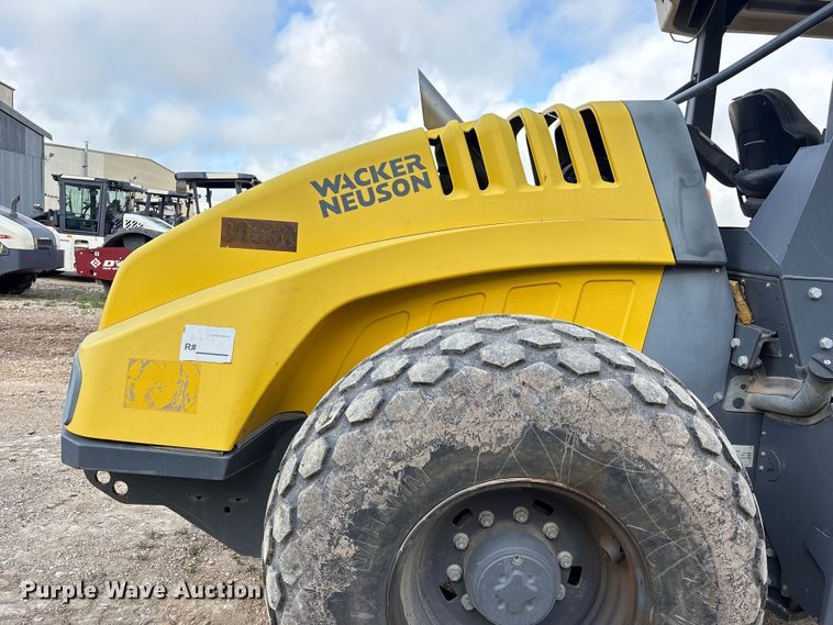 image for item EU7467 2019 Walker Neuson RC110 single drum vibratory roller