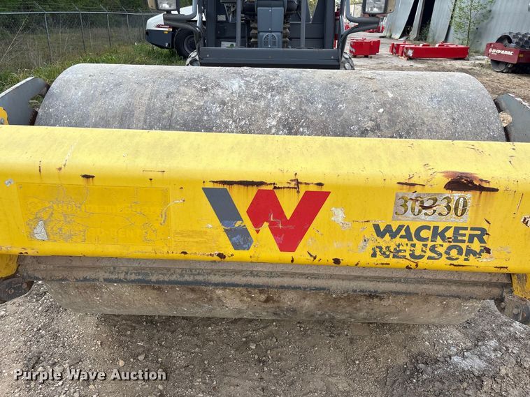 image for item EU7467 2019 Walker Neuson RC110 single drum vibratory roller