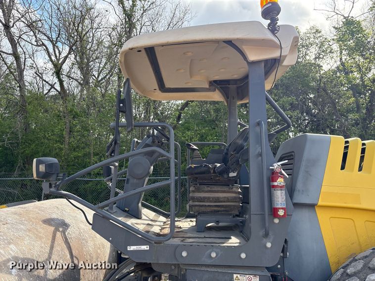 image for item EU7467 2019 Walker Neuson RC110 single drum vibratory roller