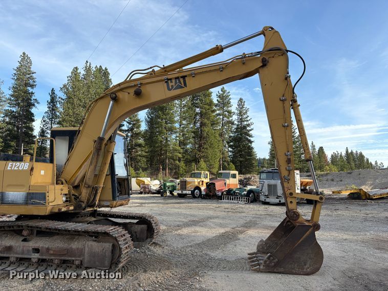 image for item EU8597 1991 Caterpillar E120B excavator