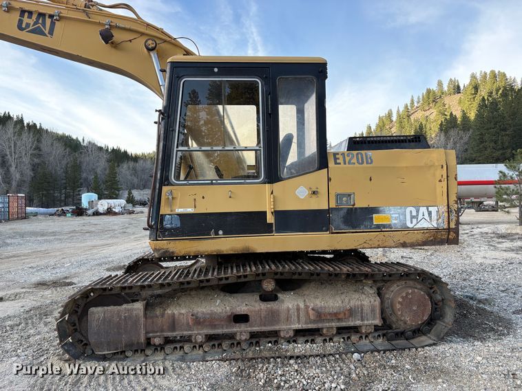 image for item EU8597 1991 Caterpillar E120B excavator