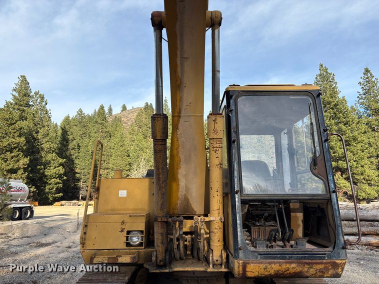 image for item EU8597 1991 Caterpillar E120B excavator