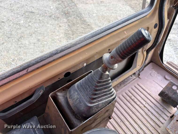 image for item EU8597 1991 Caterpillar E120B excavator